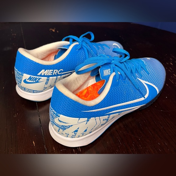 Nike Mercurial Vapor 13 Academy IC indoor soccer shoes.  Size 8. - Picture 4 of 5